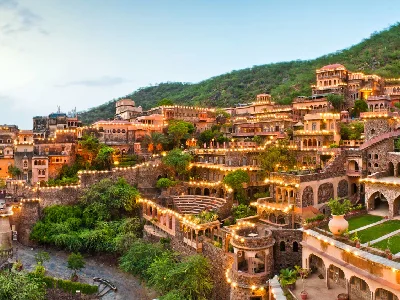 Neemrana-Fort-Palace